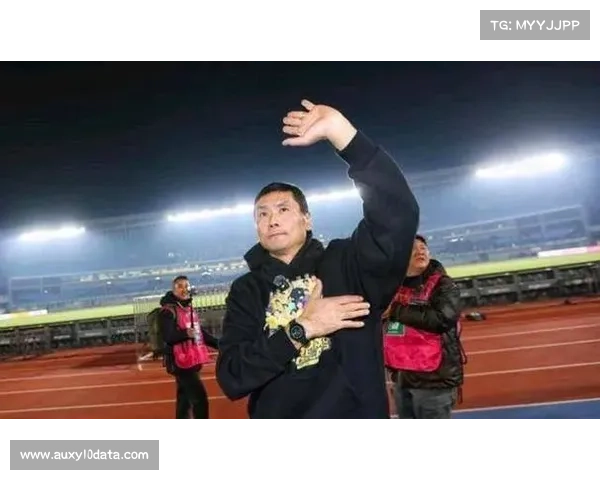 青岛西海岸主场1-0小胜长春亚泰，戴维斯制胜球